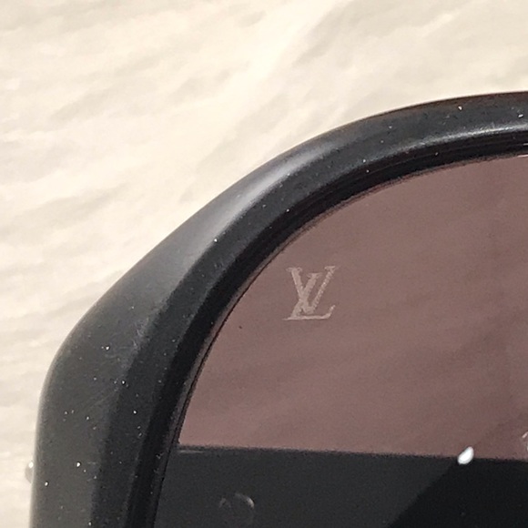 LOUIS VUITTON Soupcon Oversize Black Sunglasses - Picture 5 of 8
